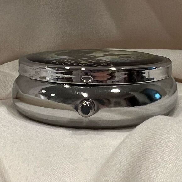 Whimsical Belle Reading Book Pill Box 3 Compartment Medicine Pill Case Metal NEW - Picture 4 of 5